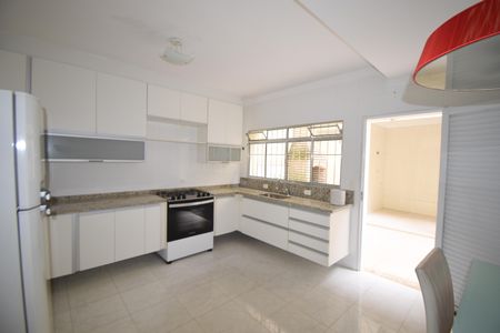 Casa à venda com 230m², 4 quartos e 3 vagasCozinha