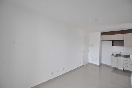Sala de apartamento para alugar com 3 quartos, 58m² em Parque Edu Chaves, São Paulo