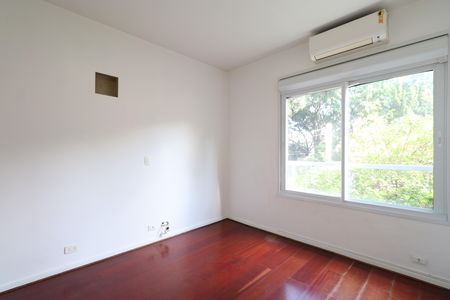 Casa à venda com 392m², 6 quartos e 5 vagasQuarto 3