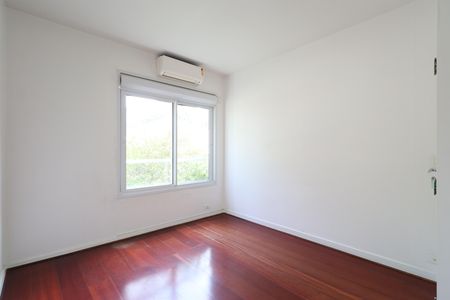 Casa à venda com 392m², 6 quartos e 5 vagasQuarto 3