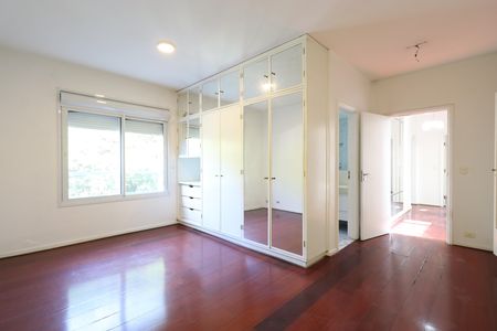 Casa à venda com 392m², 6 quartos e 5 vagasSuite 