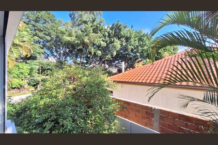 Casa à venda com 392m², 6 quartos e 5 vagas Casa à venda com 392m², 6 quartos e 5 vagasVista