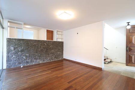 Casa à venda com 392m², 6 quartos e 5 vagasEscritório 