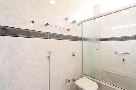 Casa à venda com 392m², 6 quartos e 5 vagasBanheiro Social 