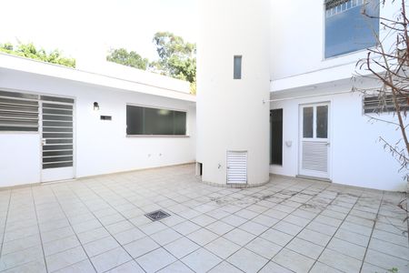 Casa à venda com 392m², 6 quartos e 5 vagasQuintal