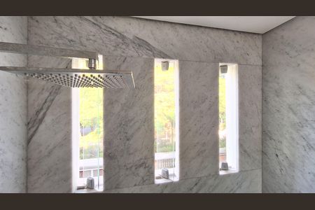 Casa à venda com 392m², 6 quartos e 5 vagas Casa à venda com 392m², 6 quartos e 5 vagasBanheiro da Suíte