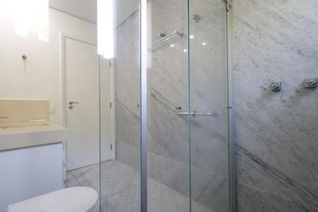 Casa à venda com 392m², 6 quartos e 5 vagasBanheiro da Suíte