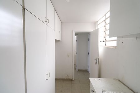 Casa à venda com 392m², 6 quartos e 5 vagasQuarto de serviço 