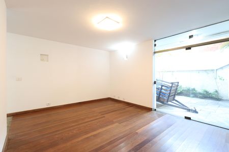 Casa à venda com 392m², 6 quartos e 5 vagasEscritório 