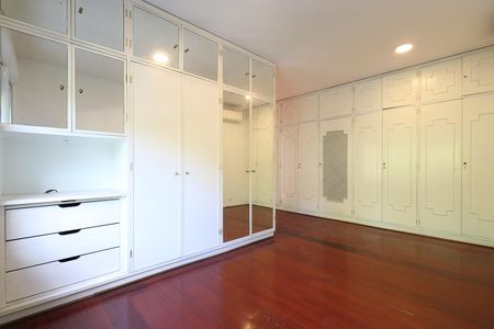 Casa à venda com 392m², 6 quartos e 5 vagasSuite 
