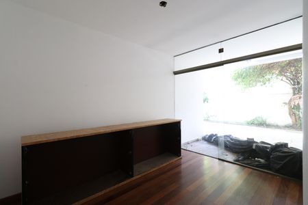 Casa à venda com 392m², 6 quartos e 5 vagasSala 3