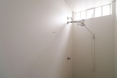 Casa à venda com 392m², 6 quartos e 5 vagasBanheiro de serviço 
