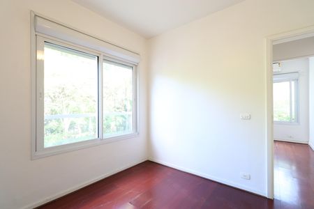 Casa à venda com 392m², 6 quartos e 5 vagasQuarto 4