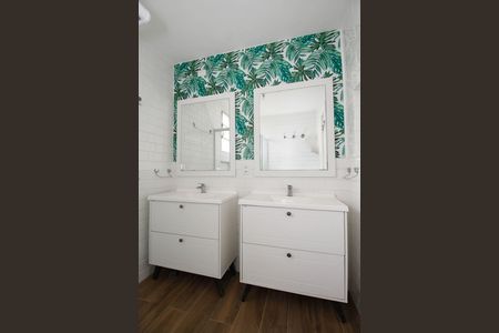 Apartamento à venda com 103m², 3 quartos e sem vaga Apartamento à venda com 103m², 3 quartos e sem vagaBanheiro