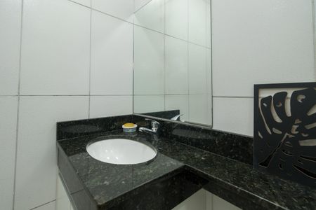 Casa à venda com 169m², 4 quartos e 2 vagasBanheiro 3