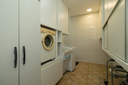 Casa à venda com 169m², 4 quartos e 2 vagasÁrea de Serviço