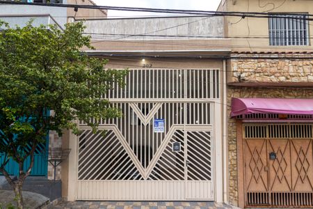 Casa à venda com 169m², 4 quartos e 2 vagasFachada