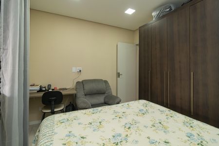 Casa à venda com 169m², 4 quartos e 2 vagasQuarto 1