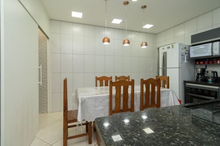 Casa à venda com 169m², 4 quartos e 2 vagasCozinha