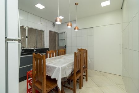 Casa à venda com 169m², 4 quartos e 2 vagasCozinha