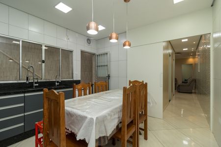 Casa à venda com 169m², 4 quartos e 2 vagasCozinha