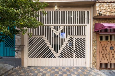 Casa à venda com 169m², 4 quartos e 2 vagasFachada