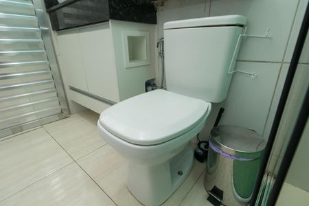 Casa à venda com 169m², 4 quartos e 2 vagasBanheiro 2