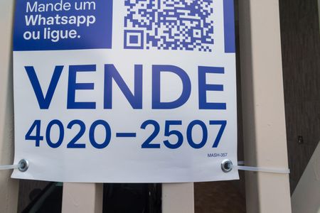 Casa à venda com 169m², 4 quartos e 2 vagasPlaca instalada