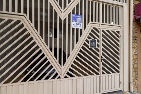 Casa à venda com 169m², 4 quartos e 2 vagasPlaca instalada