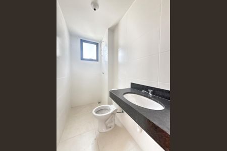 Apartamento à venda com 77m², 2 quartos e 1 vagaBanheiro Social