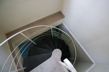 Apartamento à venda com 80m², 2 quartos e 1 vagaEscada