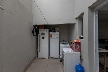 Casa para alugar com 100m², 3 quartos e 1 vagaÁrea de Serviço Quintal