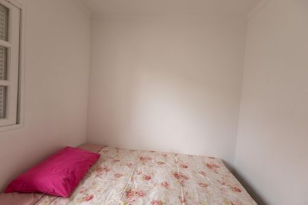 Quarto de casa para alugar com 3 quartos, 100m² em Vila Marari, São Paulo