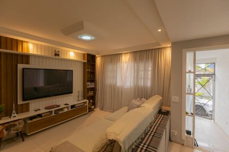 Sala de casa para alugar com 3 quartos, 100m² em Vila Marari, São Paulo