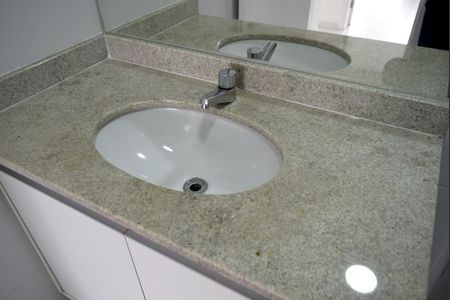 Banheiro de apartamento para alugar com 1 quarto, 42m² em Sumaré, São Paulo