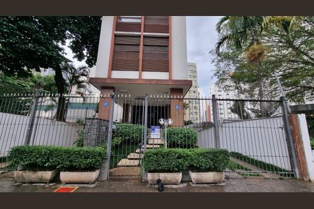 Apartamento para alugar com 130m², 3 quartos e 2 vagas