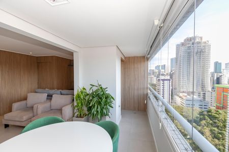 Apartamento à venda com 116m², 3 quartos e 2 vagasVaranda