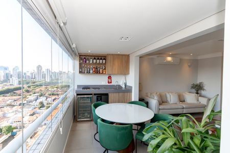 Apartamento à venda com 116m², 3 quartos e 2 vagasVaranda