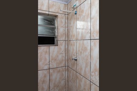 Banheiro Social de casa para alugar com 1 quarto, 45m² em Parque Ramos Freitas, São Paulo