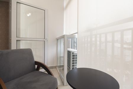 Studio para alugar com 35m², 1 quarto e sem vaga Studio para alugar com 35m², 1 quarto e sem vagaVaranda e Área de Serviço