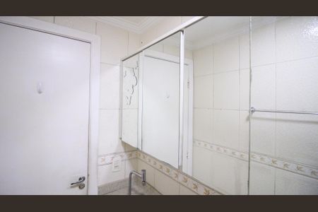 Apartamento à venda com 68m², 3 quartos e 1 vaga Apartamento à venda com 68m², 3 quartos e 1 vagaBanheiro Social