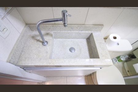 Apartamento à venda com 68m², 3 quartos e 1 vaga Apartamento à venda com 68m², 3 quartos e 1 vagaBanheiro Social