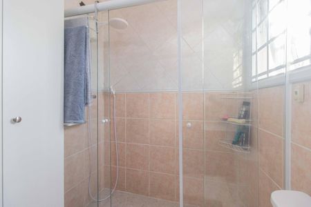 Casa à venda com 220m², 4 quartos e 2 vagasBanheiro da Suíte