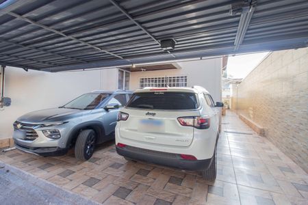 Casa à venda com 220m², 4 quartos e 2 vagasGaragem
