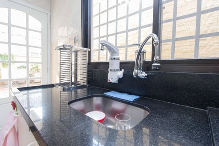 Casa à venda com 220m², 4 quartos e 2 vagasCozinha