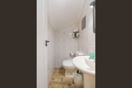 Casa à venda com 220m², 4 quartos e 2 vagasLavabo