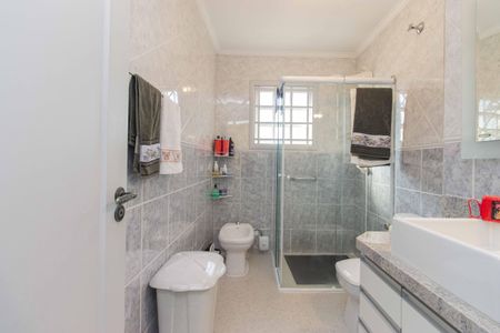 Casa à venda com 220m², 4 quartos e 2 vagasBanheiro