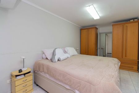 Casa à venda com 220m², 4 quartos e 2 vagasSuíte