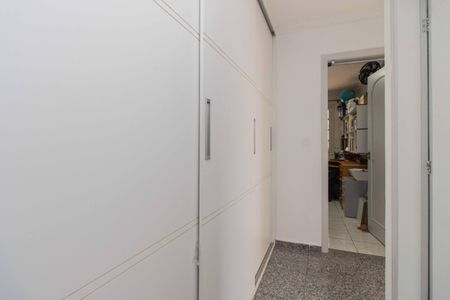 Casa à venda com 220m², 4 quartos e 2 vagasCorredor