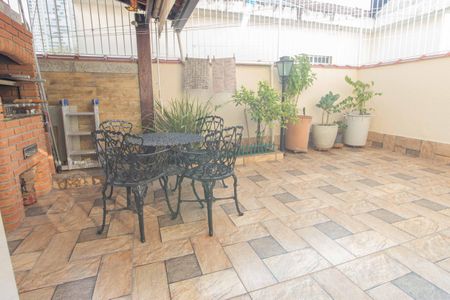 Casa à venda com 220m², 4 quartos e 2 vagasÁrea Externa